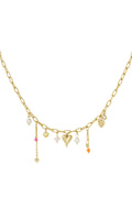 Bedelketting met hartjes en parels in het goud