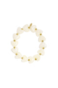 Kralenarmband met hartjes in het wit