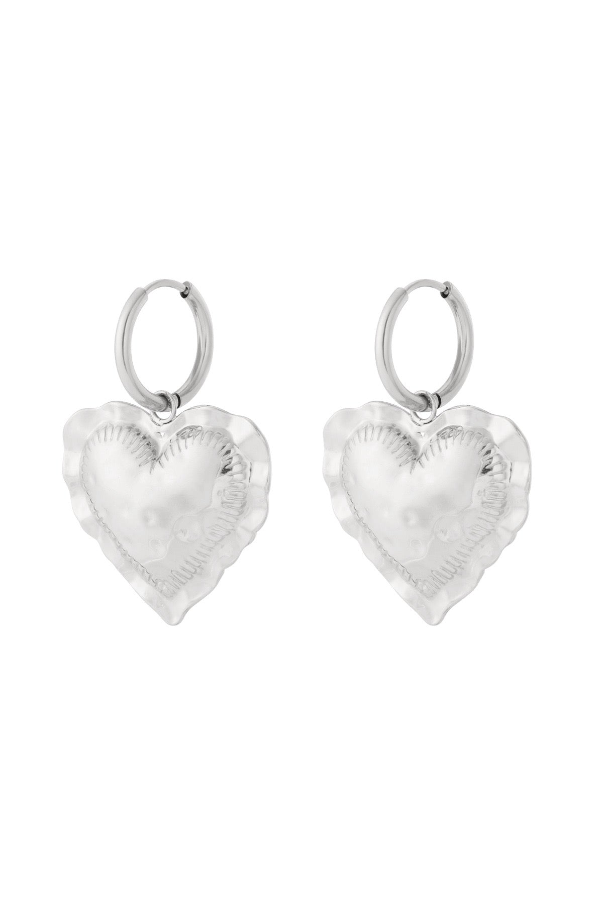 Statement grote hartjes oorbellen in zilver kleur