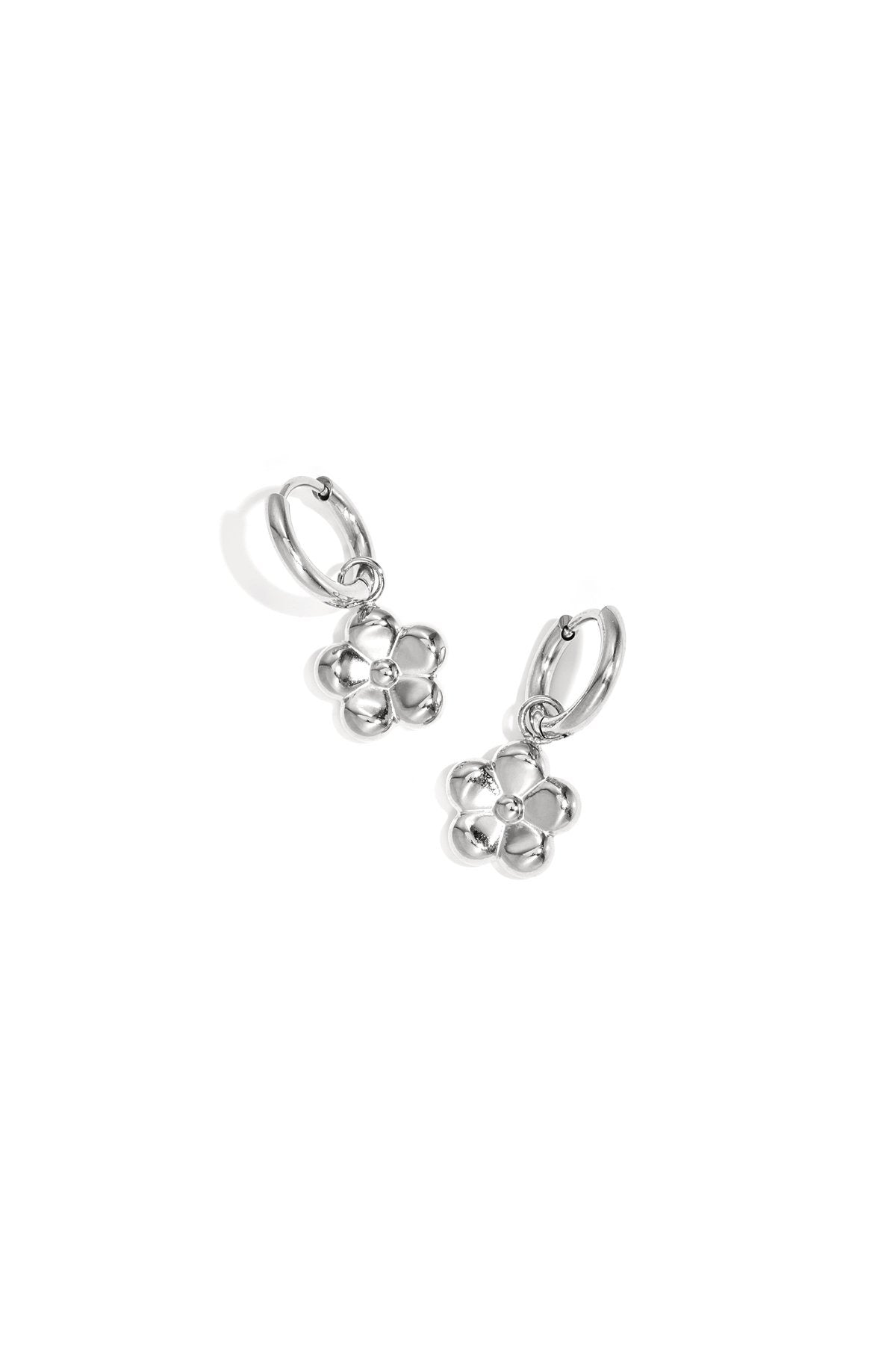 Minimalistische bloemen oorbellen in het zilver