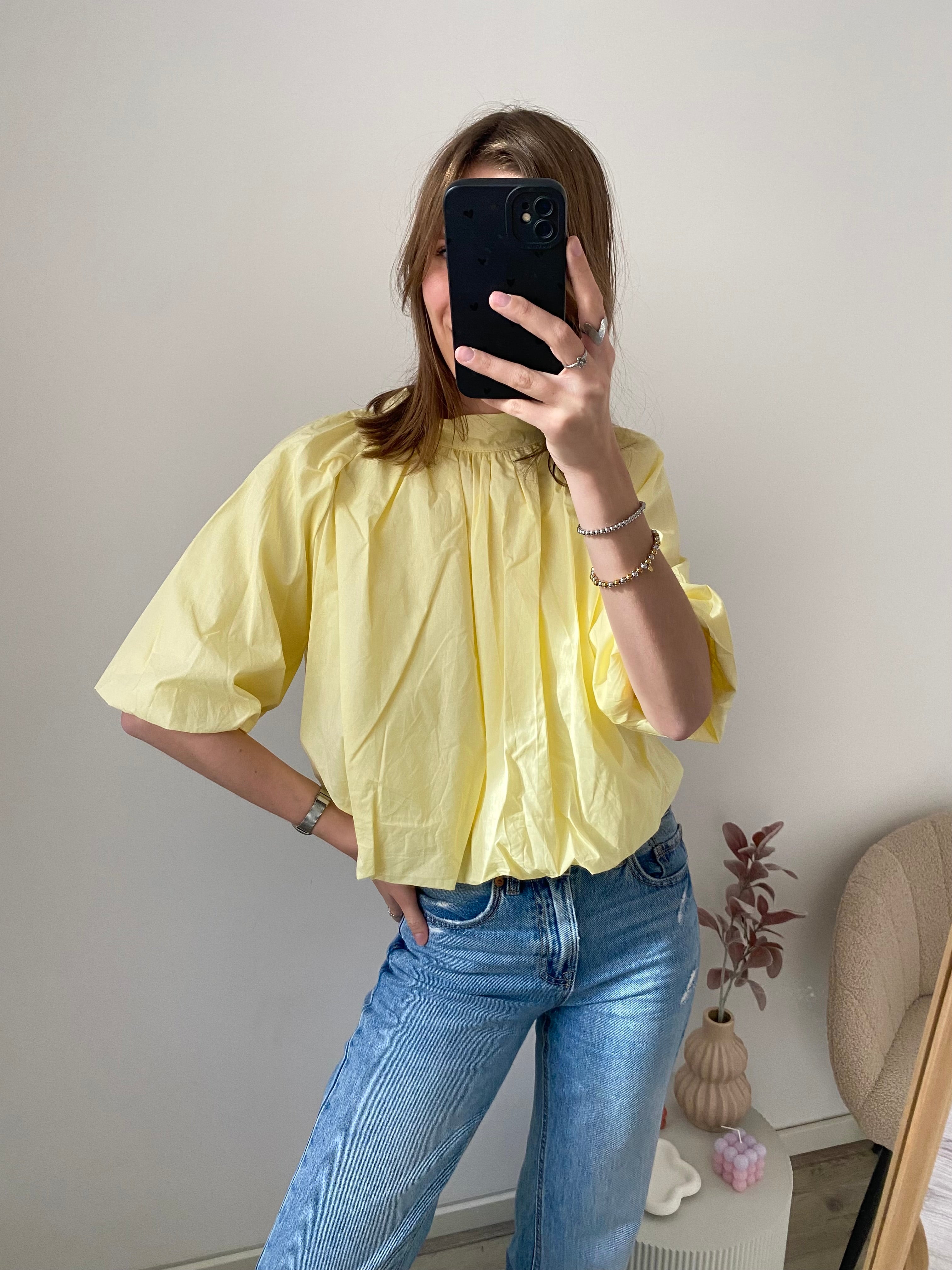 Blouse top met puffed effect, halflange mouw en strik aan de achterkant in het geel