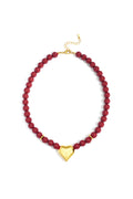 Kralenketting met kleine kralen in bordeaux kleur en hart bedel goud