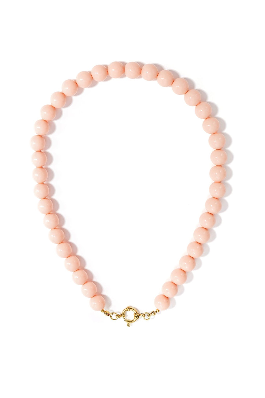 Kralenketting met middelgrote kralen in koraal kleur