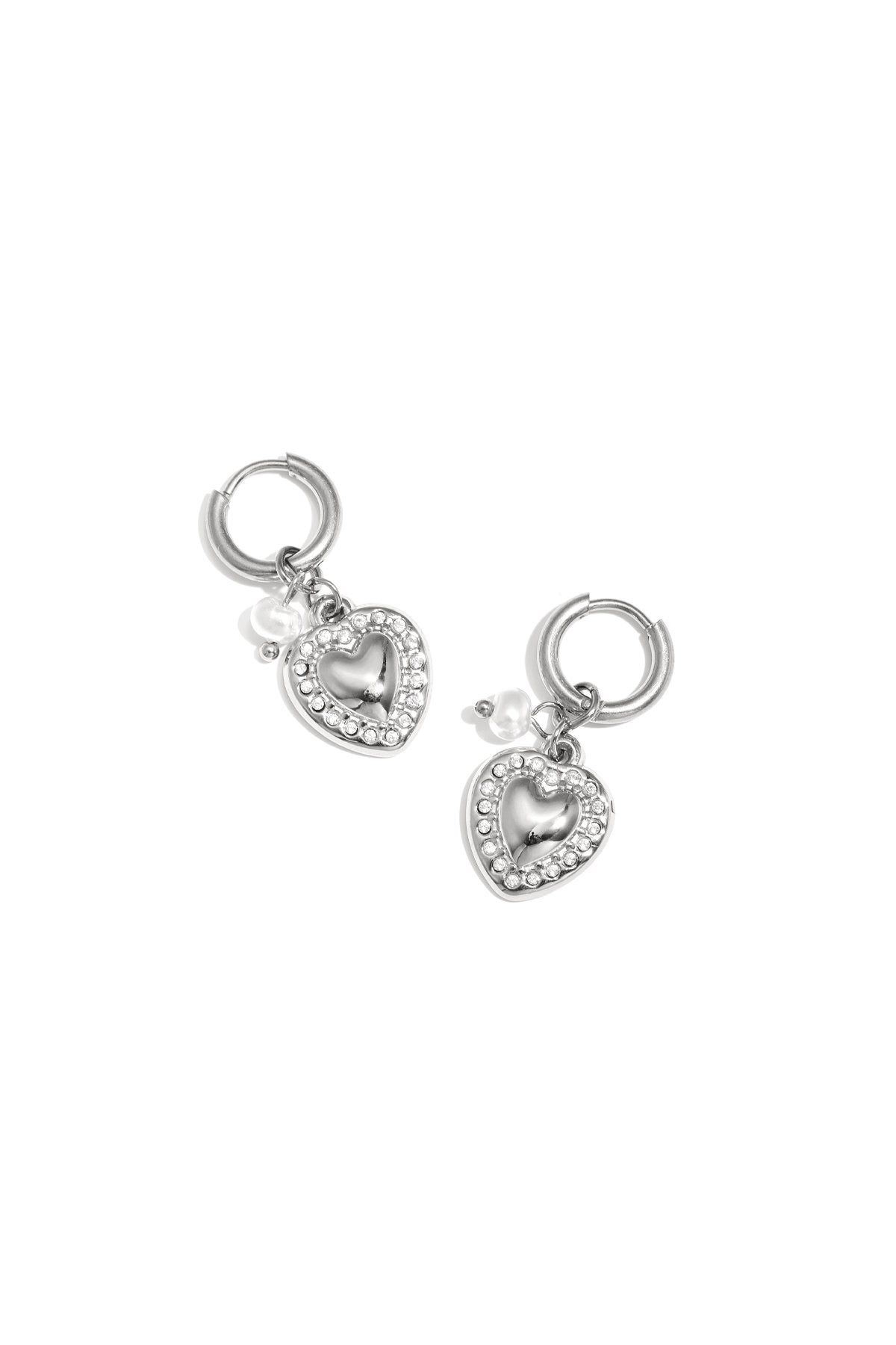 Oorhangers met hartjes, glitters en parel in het zilver