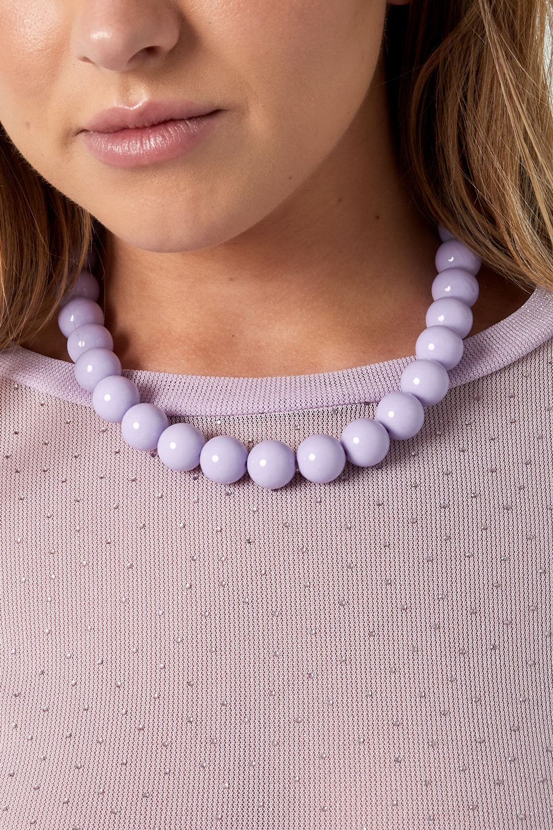 grote ketting met kralen in beige