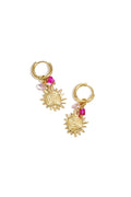 Oorbellen met zonnetje en roze kralen in het goud