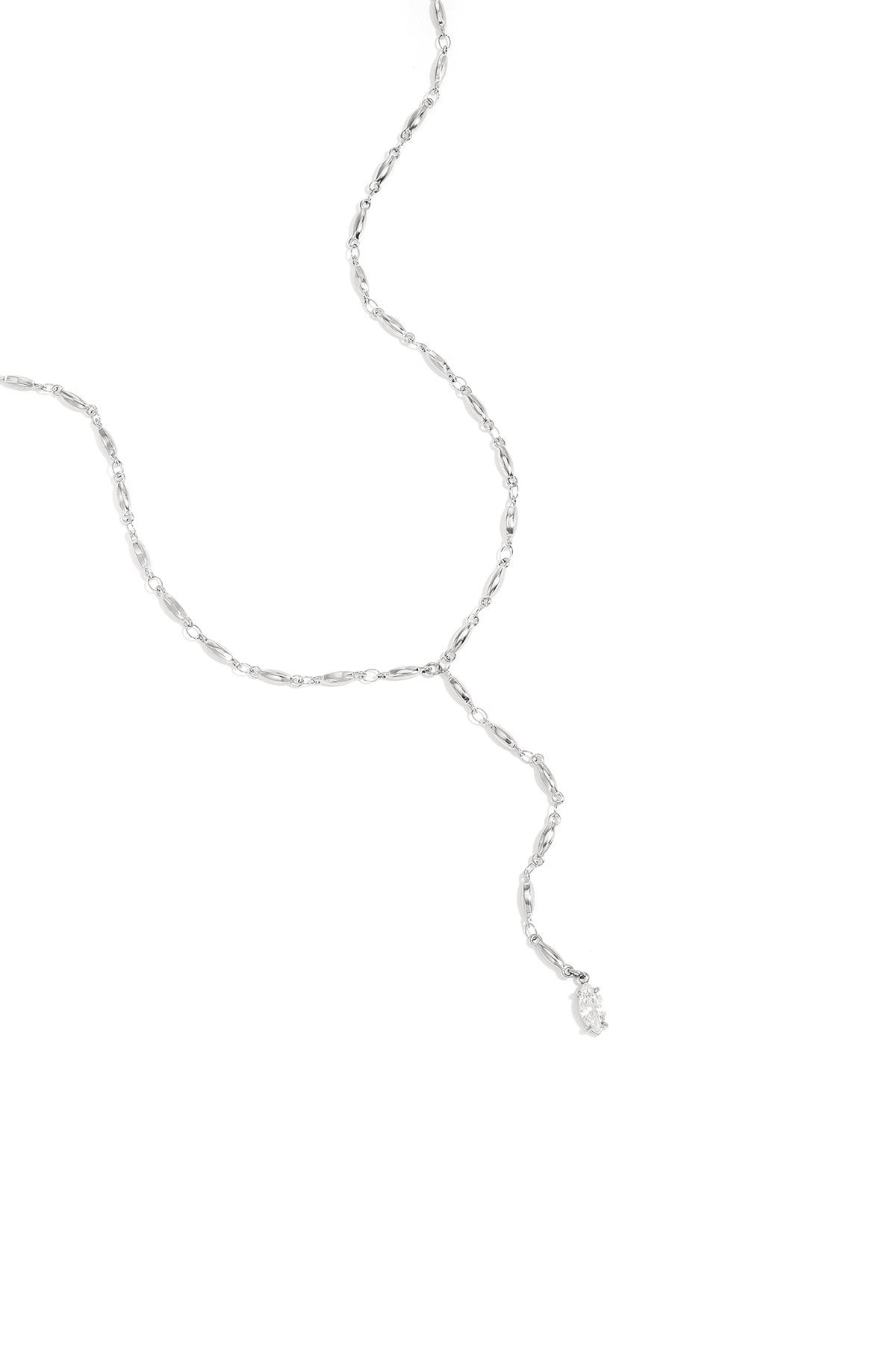 Ketting met fijne schakel en hanger in Y vorm van een diamant in het zilver