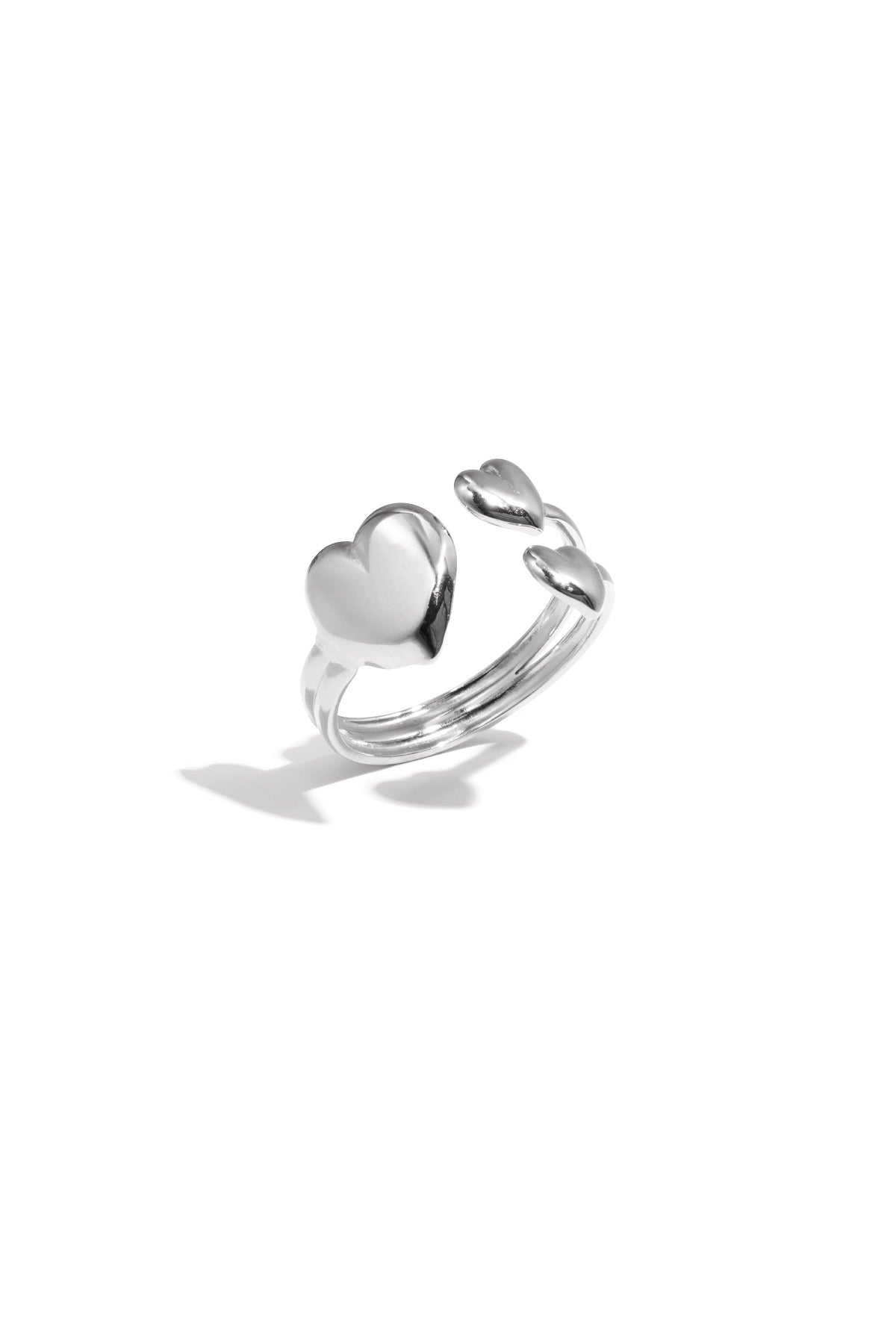 Zilveren hartjes ring met drie hartjes